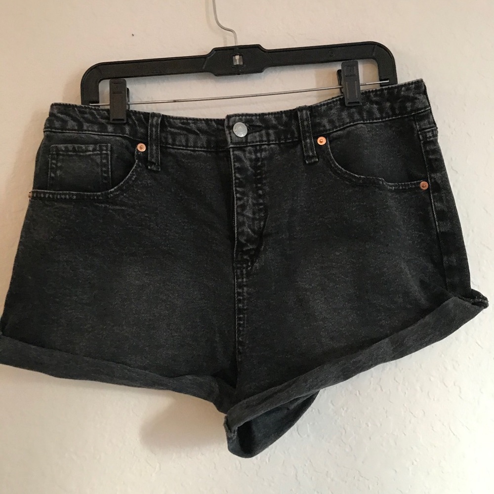 Back denim shorts